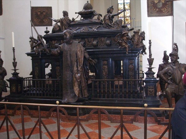023-Памятник Людвигу IV Баварскому